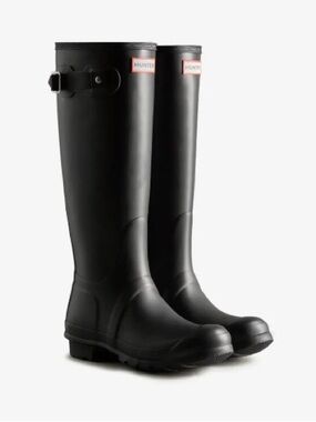 Hunter women’s Original Tall Rainboot Black Size 37